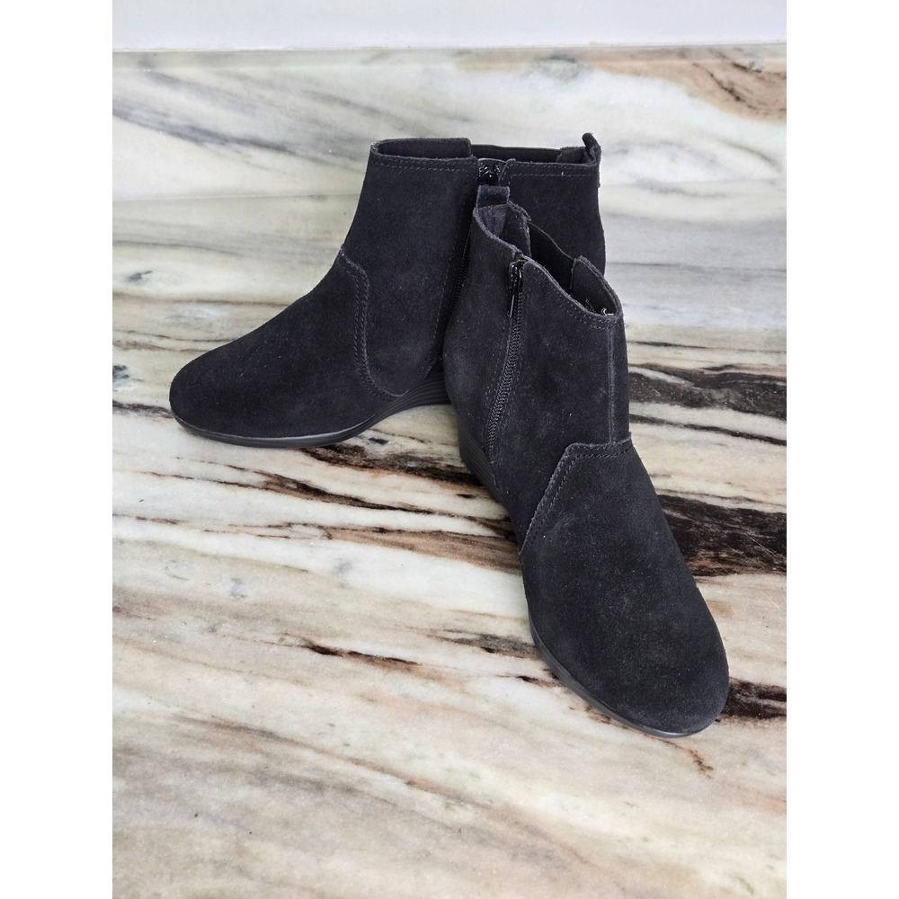 Clarks Black Suede Wedge Ankle Boots  Zip Elastic Gore Low Heel Booties size 7.5